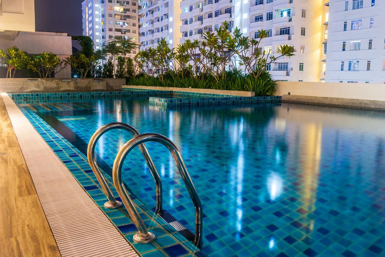 Lazy Traveler'S Suite By D Imperio Homestay George Town Ngoại thất bức ảnh