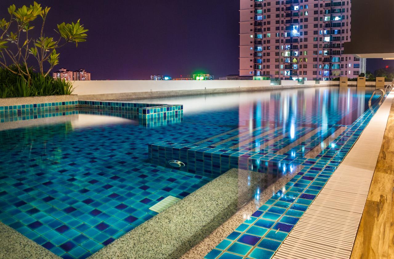 Lazy Traveler'S Suite By D Imperio Homestay George Town Ngoại thất bức ảnh